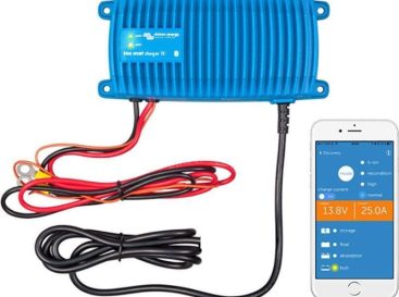 Victron Energy Blue Smart IP67 Charger 12/13 (1) 12V 13A 1 Output UK – BPC121347026